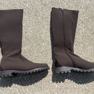 Donald Pliner Brown boots